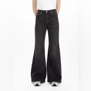 Levi’s Premium Women’s Ribcage Bell Size 25